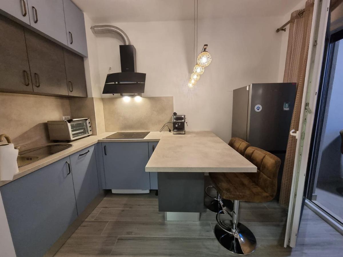 Booking Beautifull Studio Apartment Bell With Balcony And Sea View In Задар Екстериор снимка